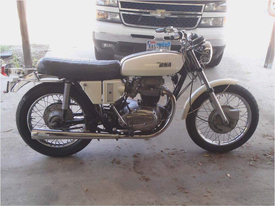 BSA A 65 Lightning