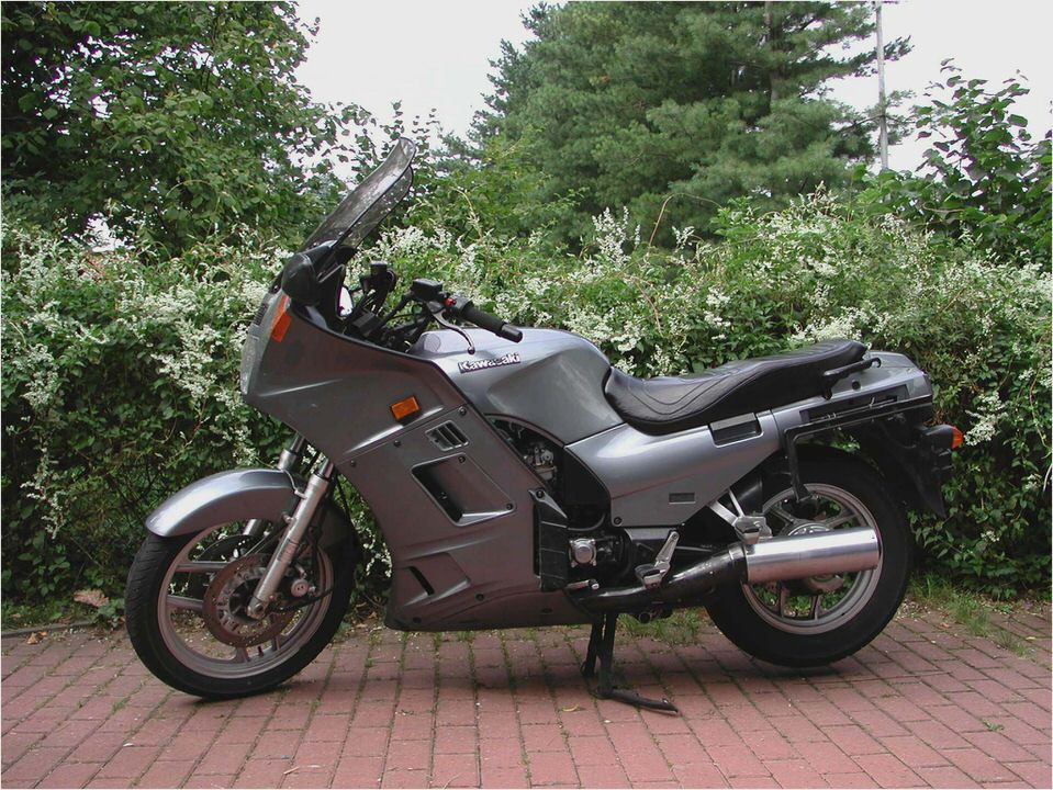 Kawasaki GTR 1000 Kawasaki GTR 1000