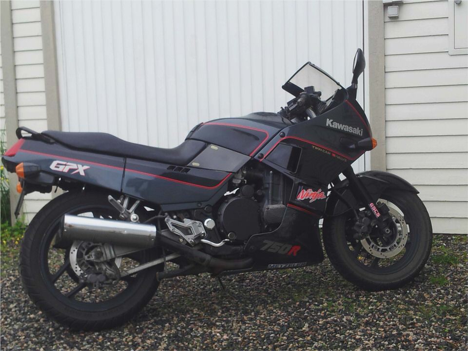 Kawasaki GPX 750 R Kawasaki GPX 750 R