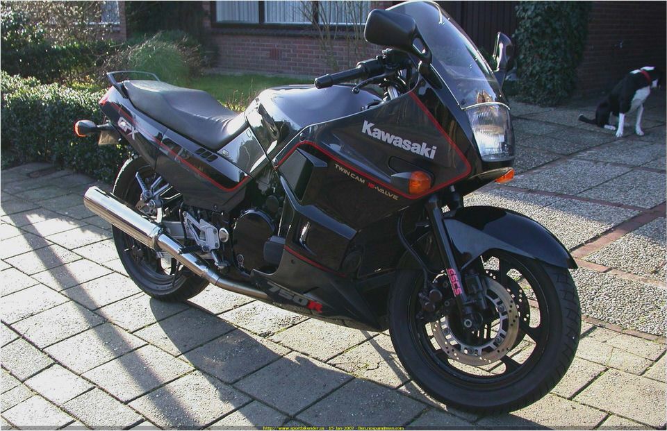 Kawasaki GPX 750 R Kawasaki GPX 750 R