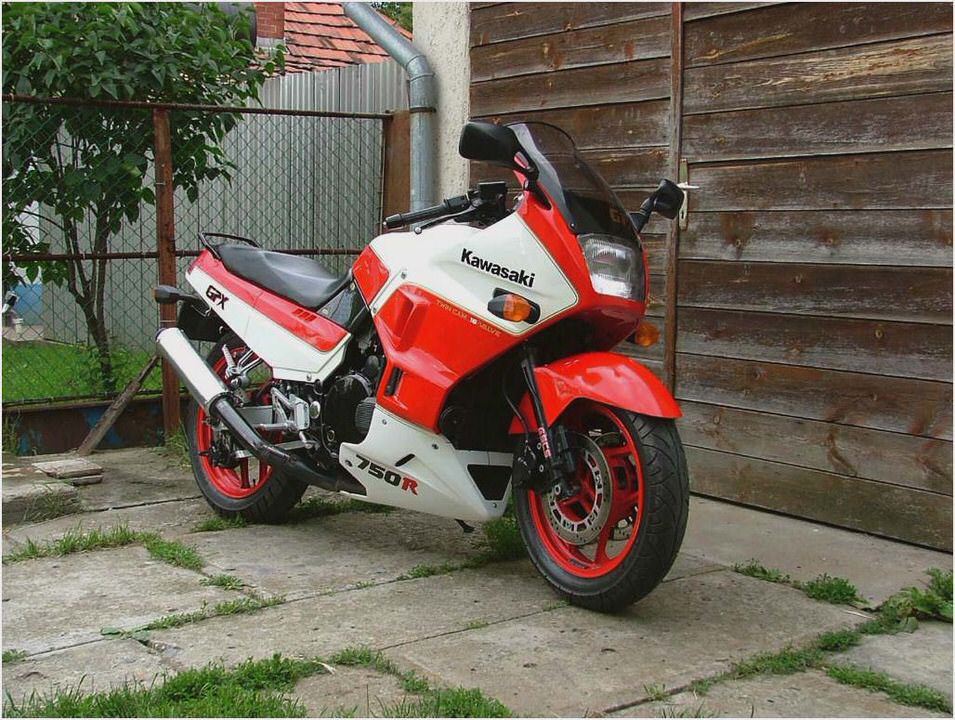 Kawasaki GPX 750 R Kawasaki GPX 750 R