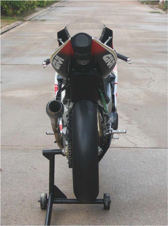 Honda CBR 1000 RR Casey Stoner Replica Honda CBR 1000 RR Casey Stoner Replica