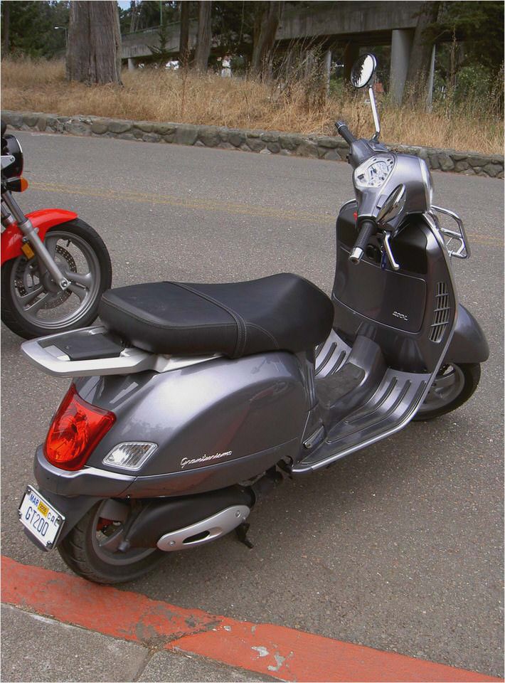 Vespa GT 200