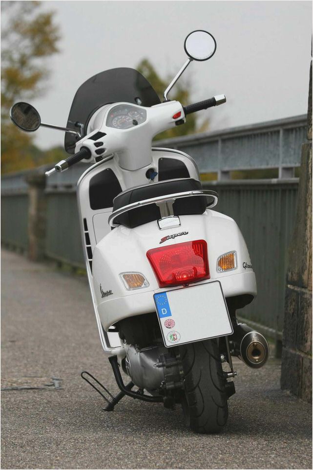 Vespa GTS Super 300