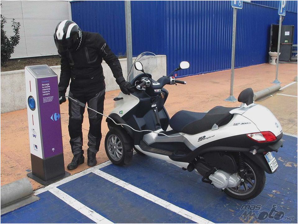 Piaggio MP3 300 Hybrid