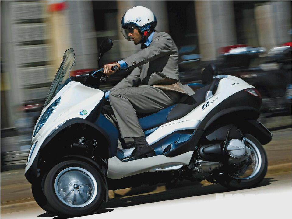 Piaggio MP3 300 Hybrid