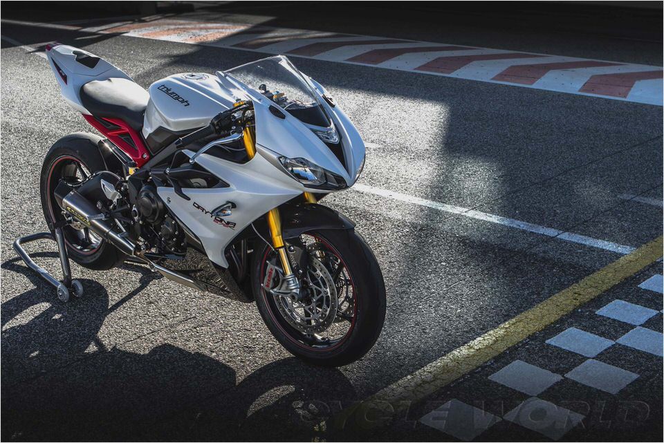 Triumph Daytona 675 R