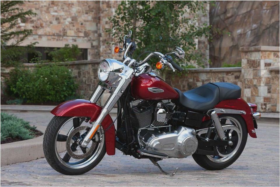Harley-Davidson FLD Switchback