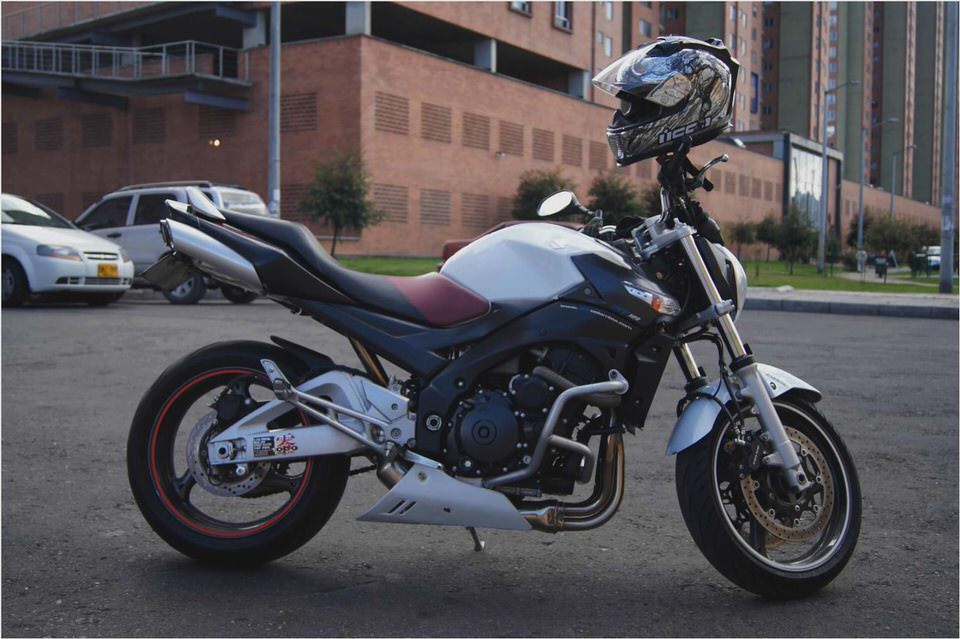 Suzuki GSR 600 ABS