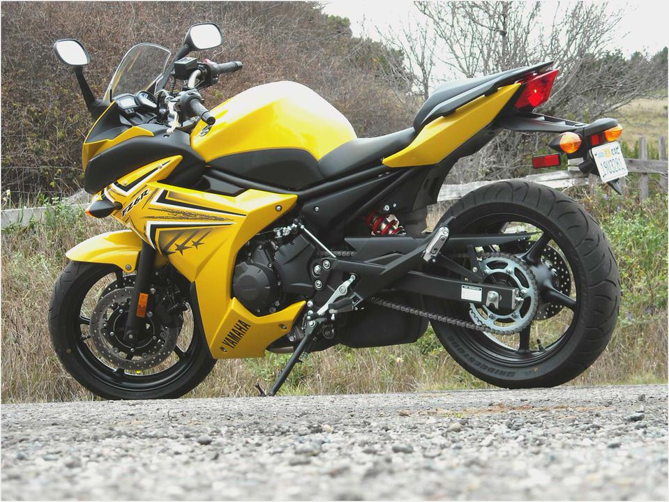 Yamaha FZ 6R