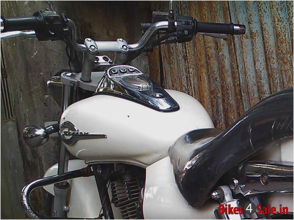 Bajaj Avenger 180 DTS-i Bajaj Avenger 180 DTS-i