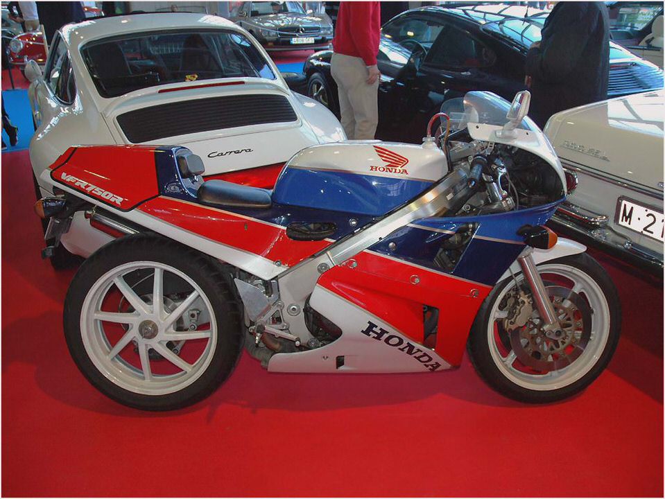 Honda VFR 750 R / RC 30