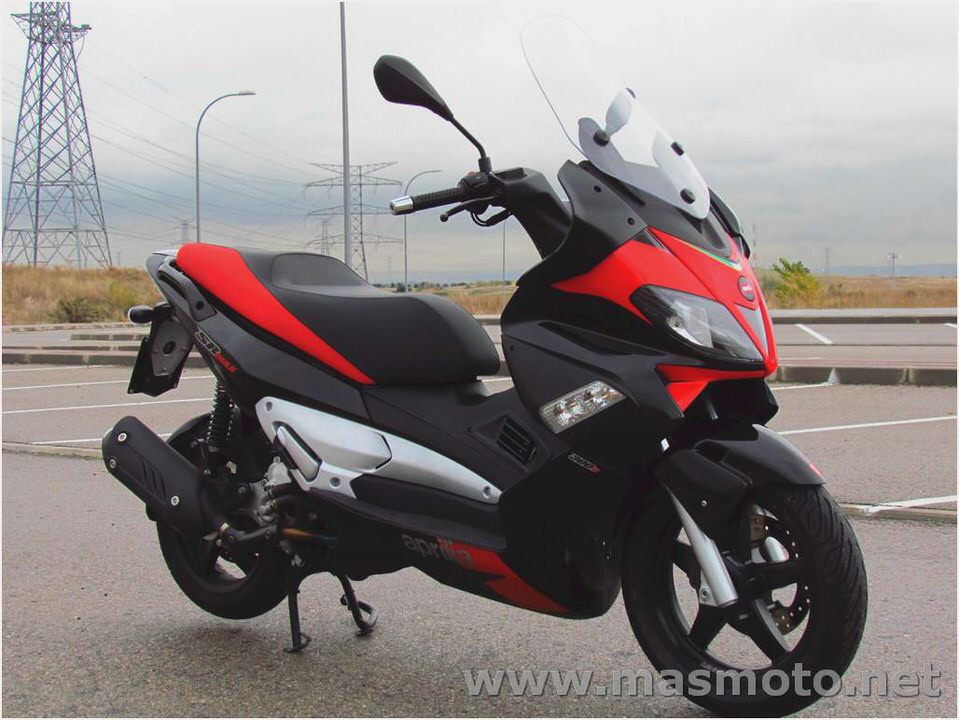 Aprilia SR Max 125