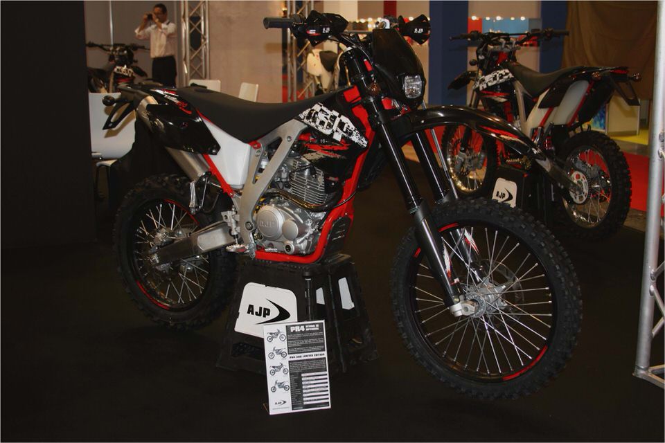 AJP PR4 200 Supermoto