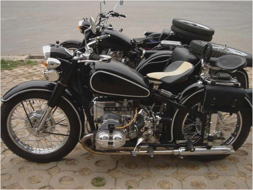 BMW R75 with sidecar