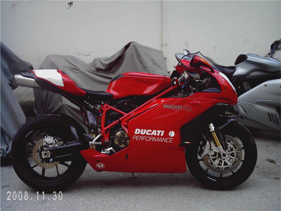 Ducati 800 Sport