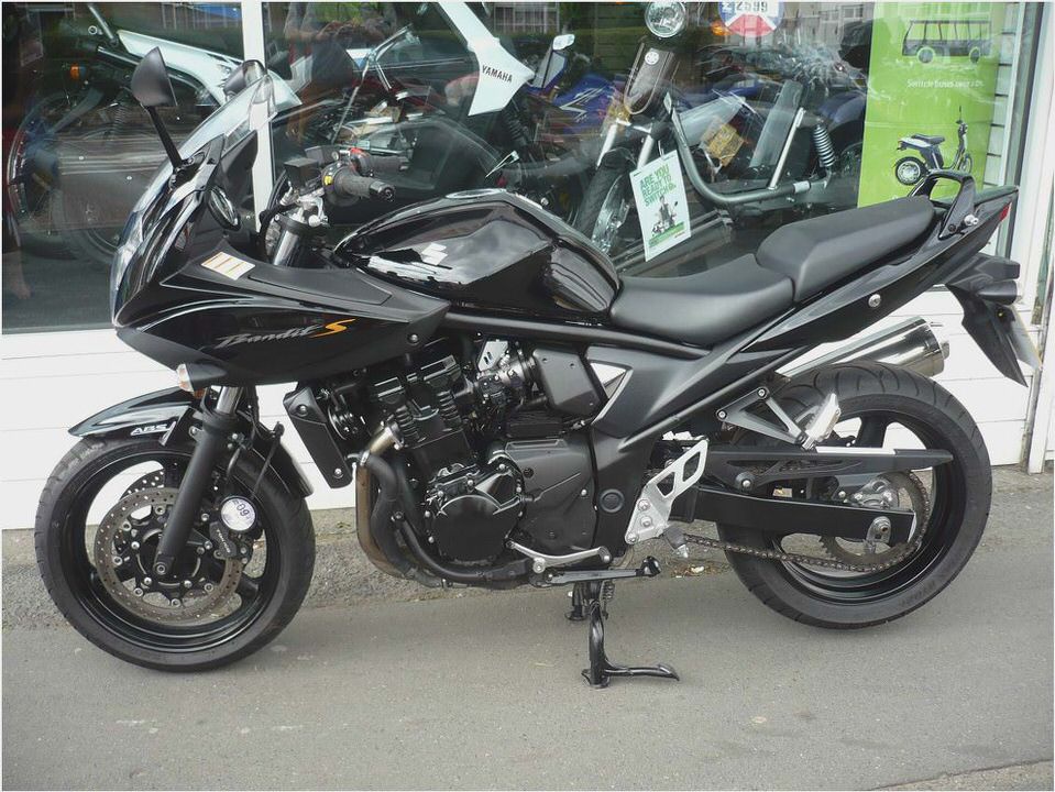 Suzuki GSF 650 S A Suzuki GSF 650 S A