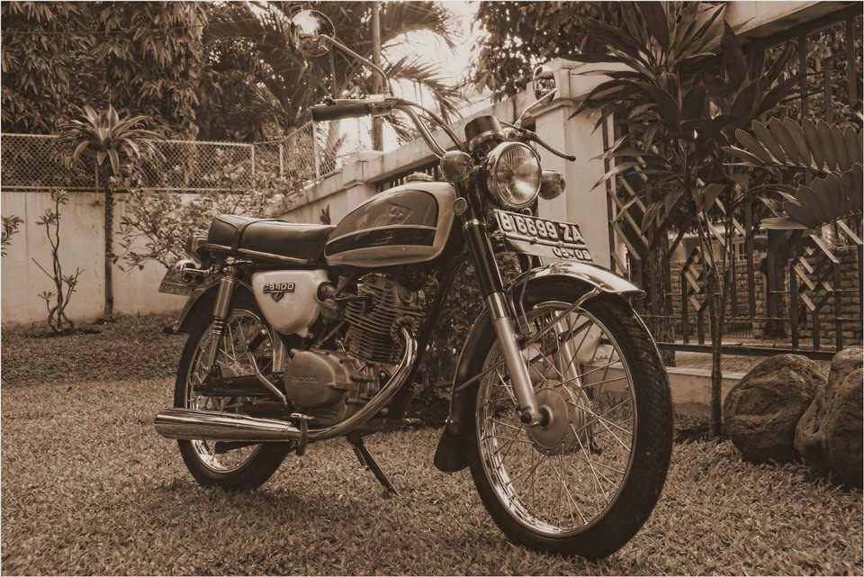 Honda CB 100
