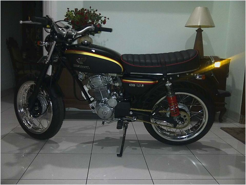 Honda CB 100 Honda CB 100