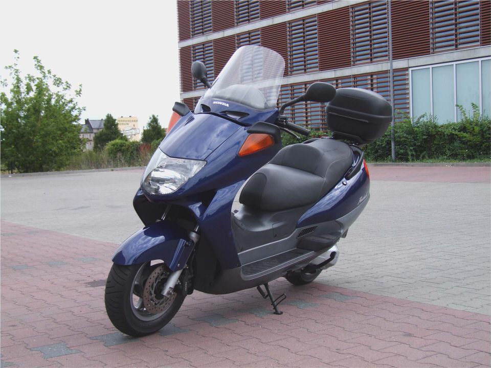 Honda FES 125 Honda FES 125