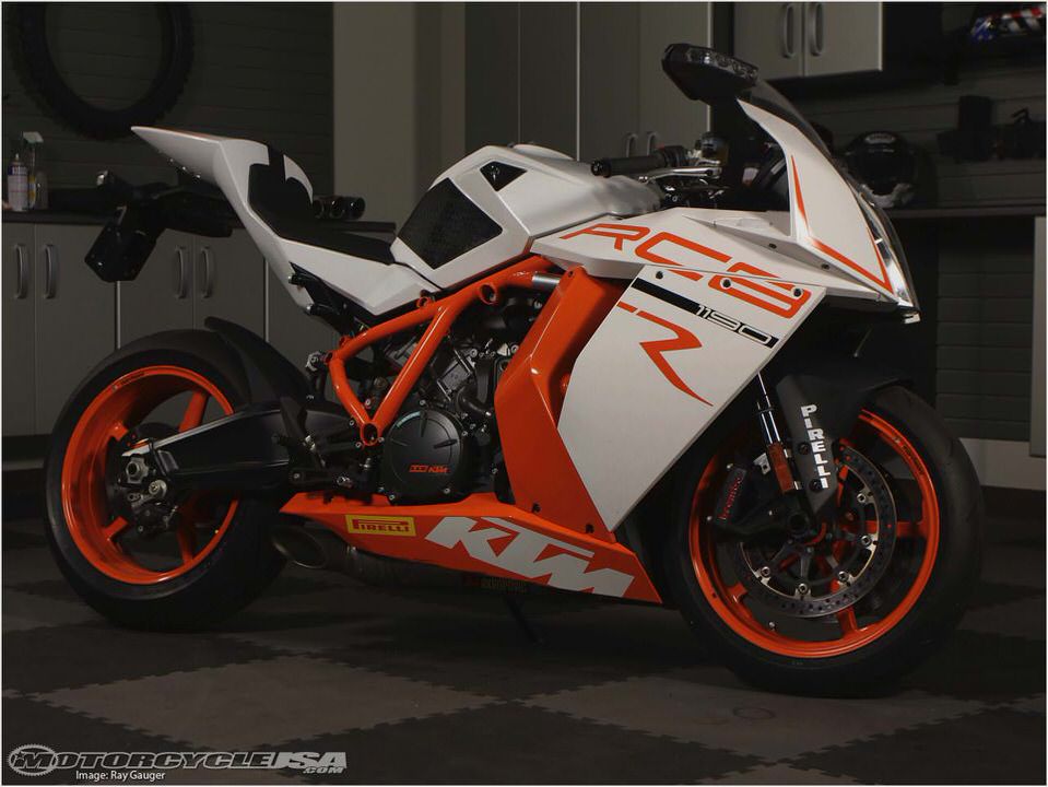 KTM r8