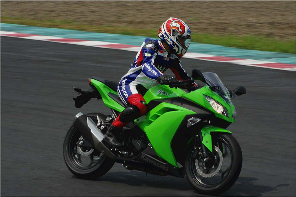 Kawasaki Ninja 400R Kawasaki Ninja 400R