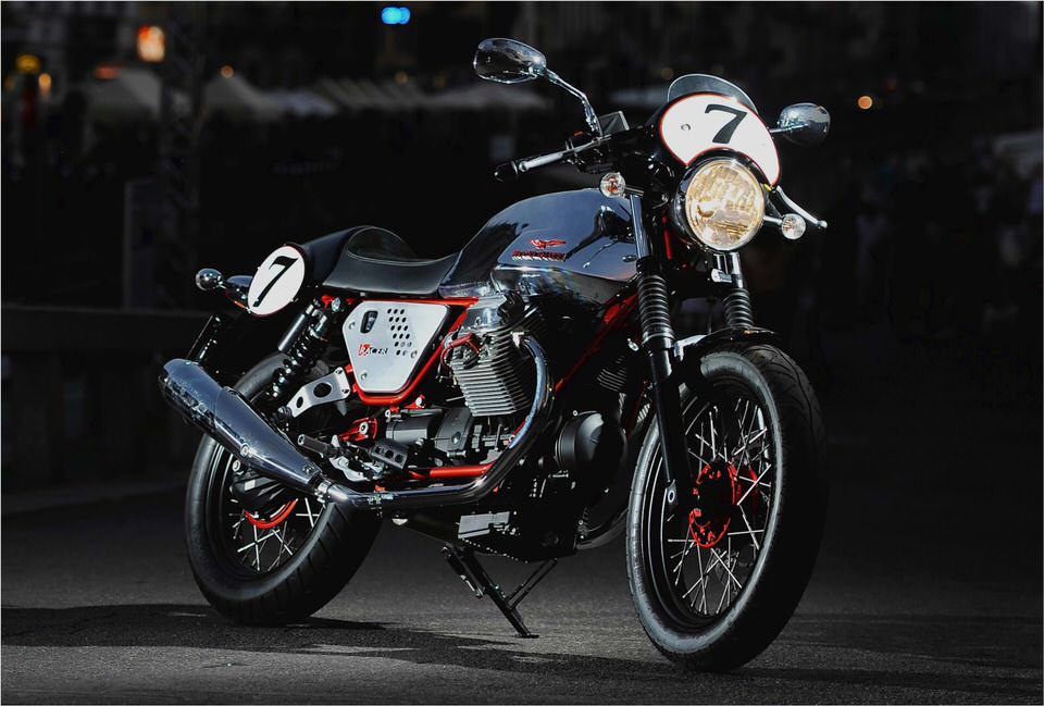 Moto Guzzi V7 Racer