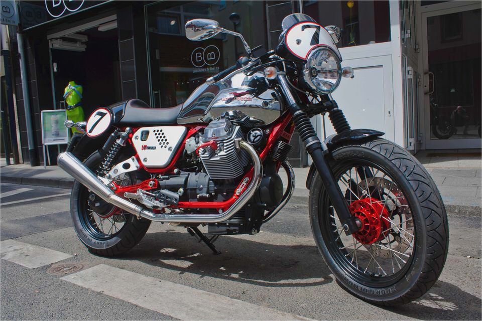 Moto Guzzi V7 Racer