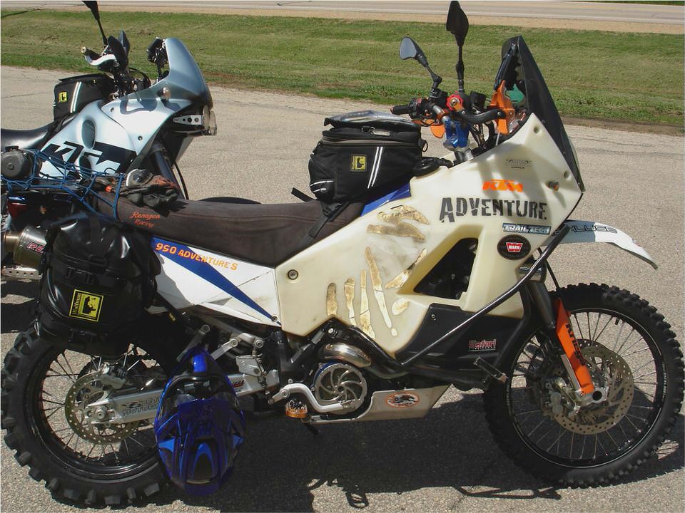 KTM 950 Adventure KTM 950 Adventure