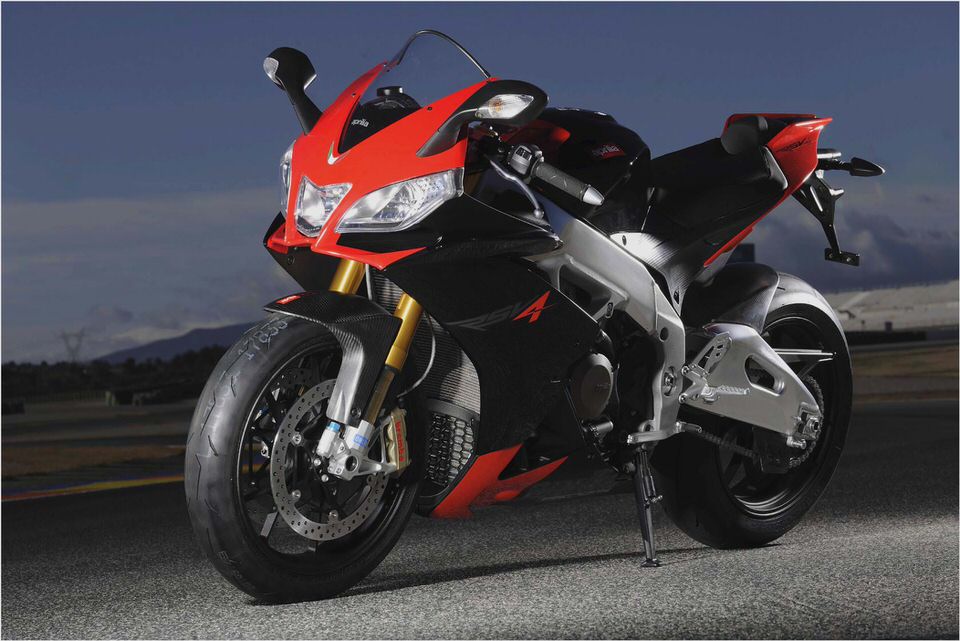 Aprilia RSV4 Factory