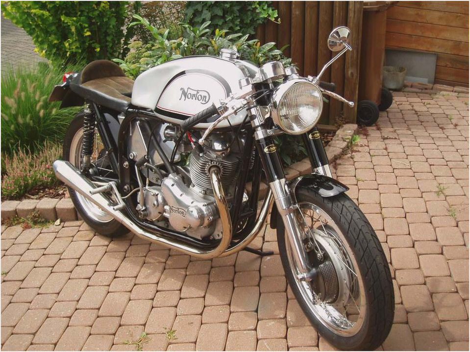 Norton Cafe Racer 750