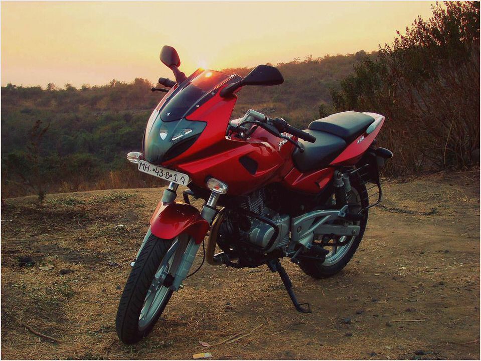 Bajaj Pulsar 220 DTS-FI Bajaj Pulsar 220 DTS-FI