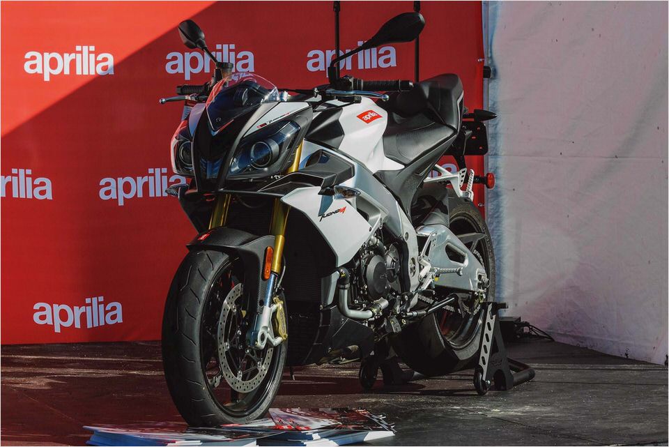 Aprilia Tuono V4R APRC