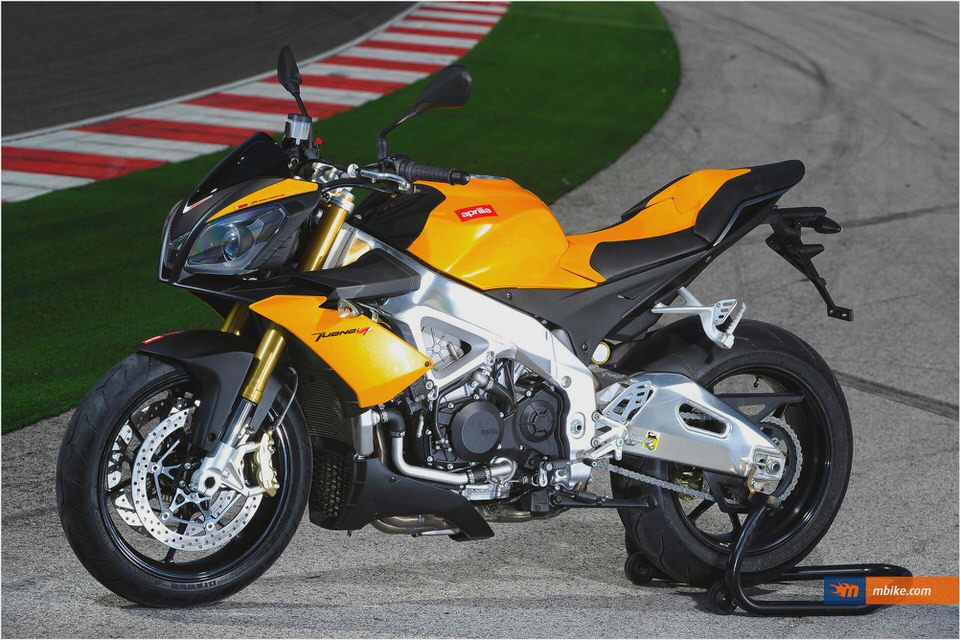 Aprilia Tuono V4 R APRC Aprilia Tuono V4 R APRC