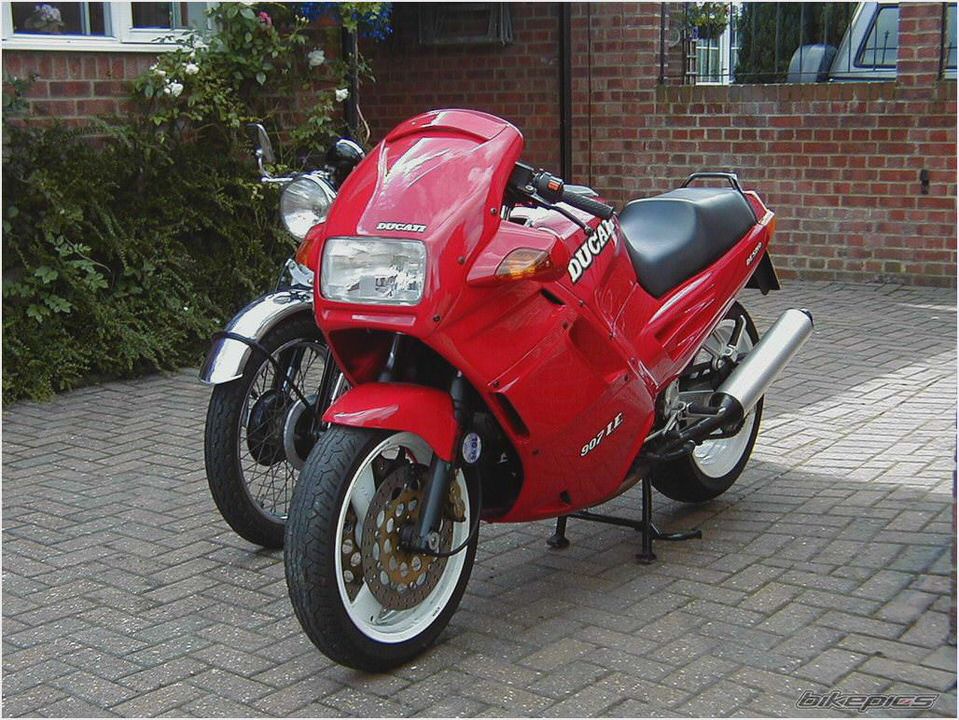 Ducati 907 i.e. Paso