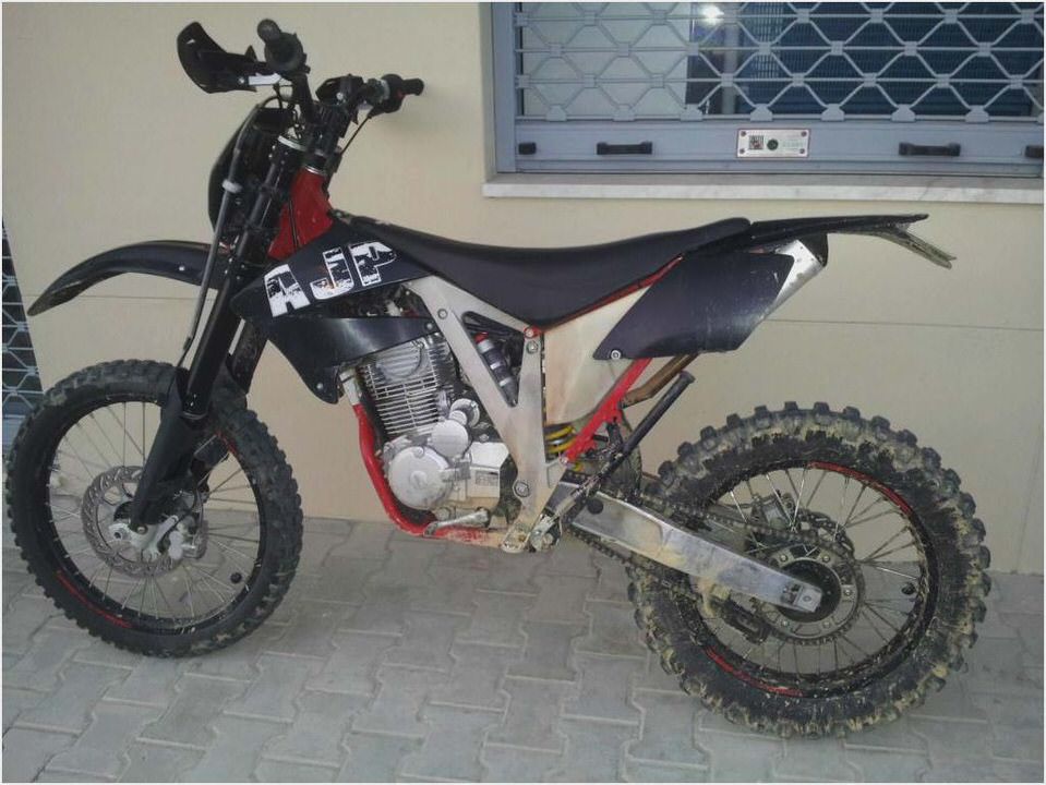 AJP PR4 Enduro AJP PR4 Enduro