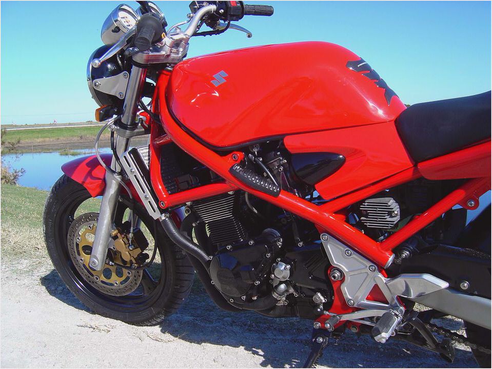 Suzuki GSF 400