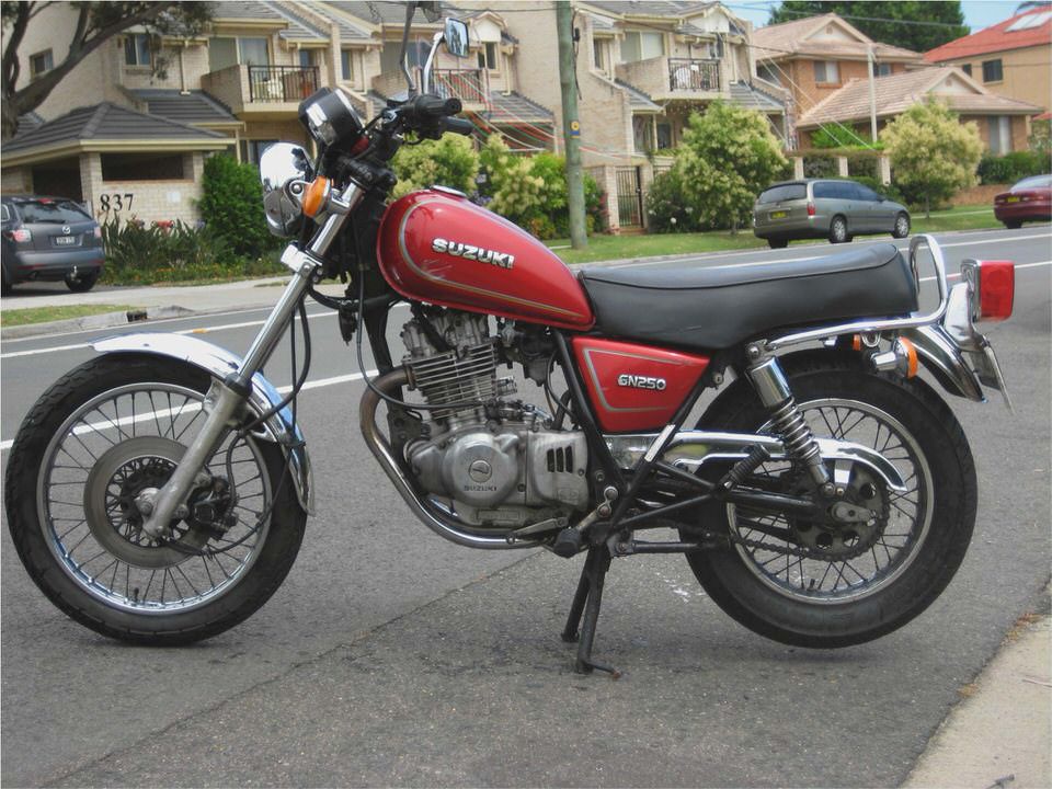 Suzuki GN 250 E Suzuki GN 250 E