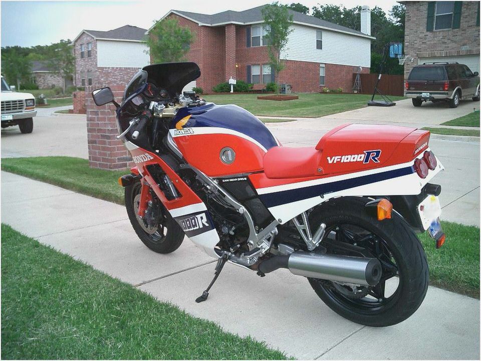 Honda VF 1000 R Honda VF 1000 R
