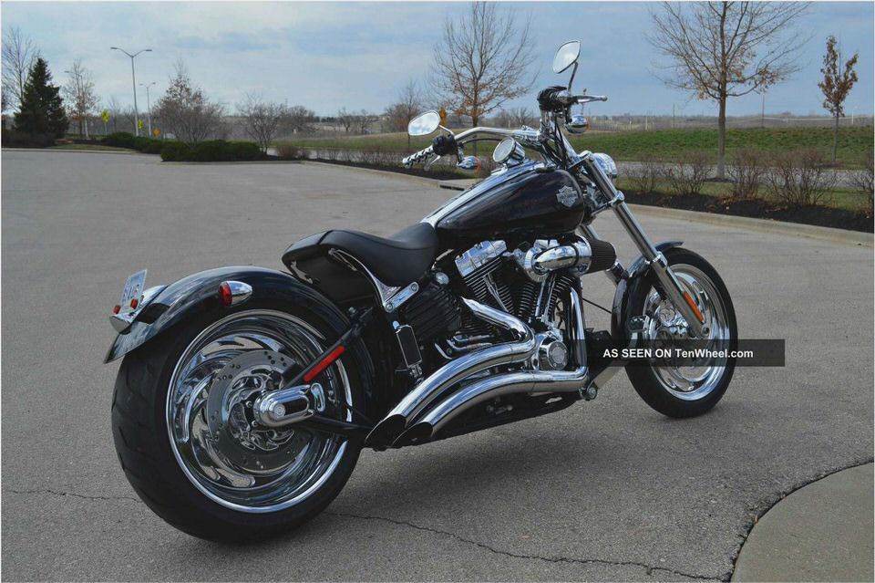 Harley-Davidson FXCW Rocker Classic