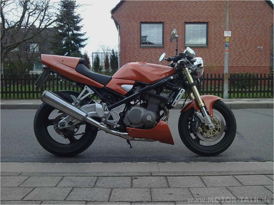 Suzuki GSF 400 Suzuki GSF 400