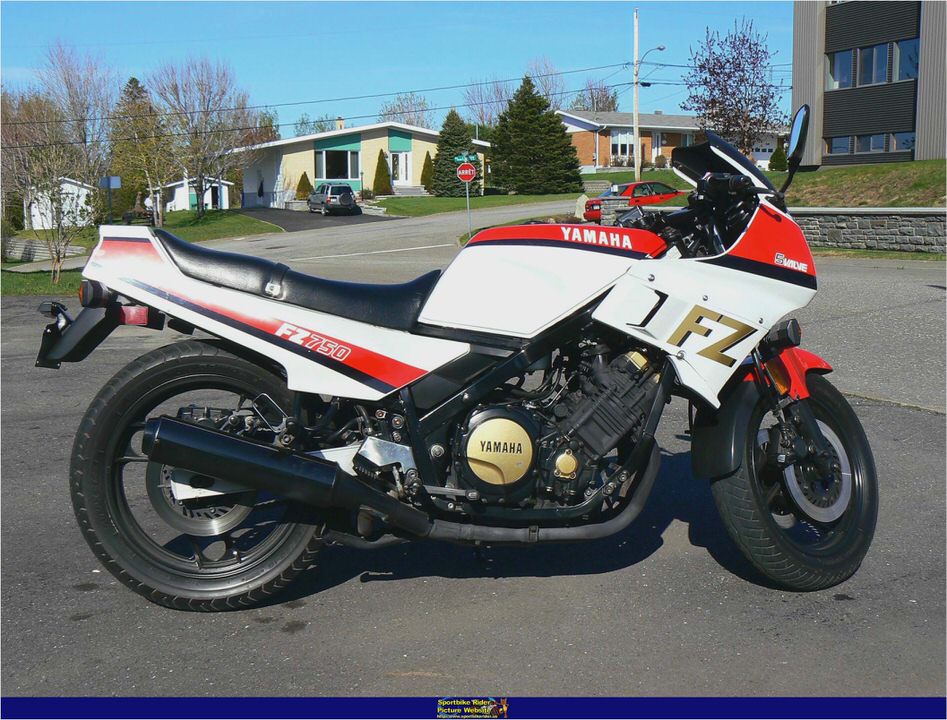 Yamaha FZ 750