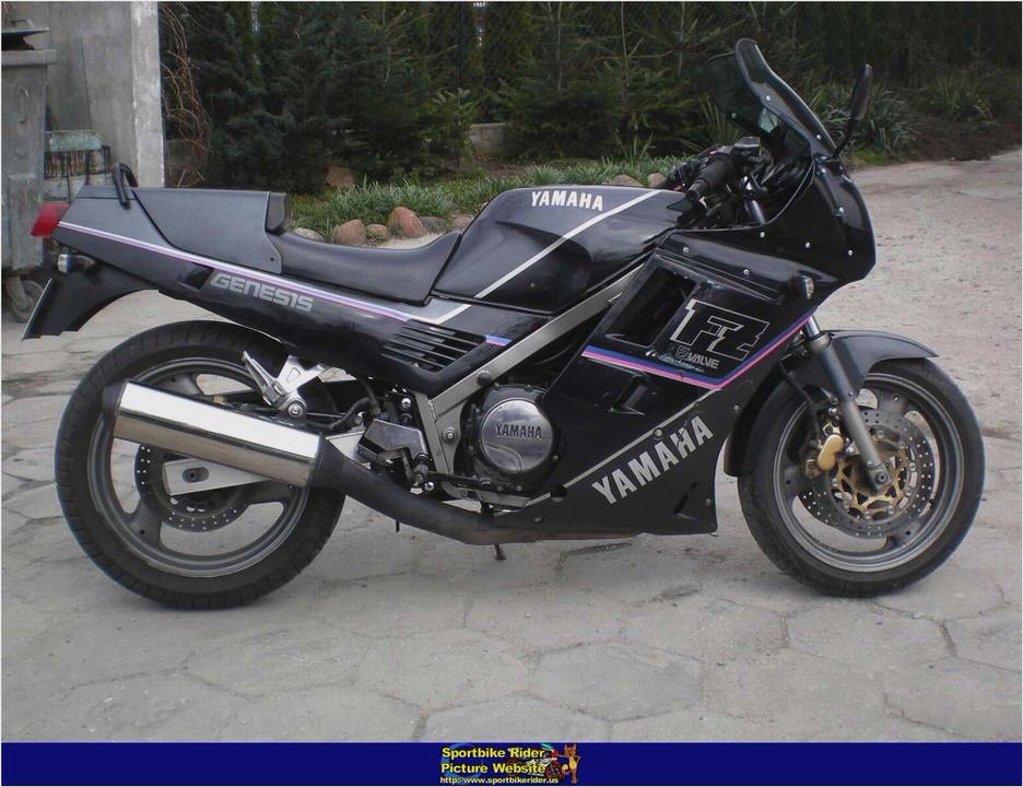 Yamaha FZ 750