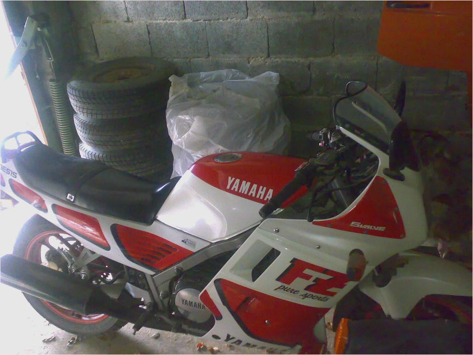 Yamaha FZ 750 Genesis